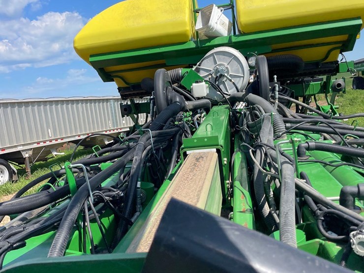 2012-john-deere-1790-image-101