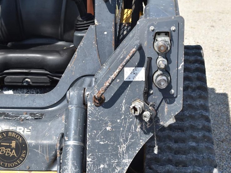 2019-deere-325g-image-31