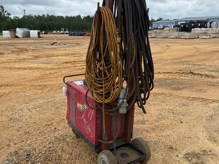 100---lincoln-electric-welder-image-3