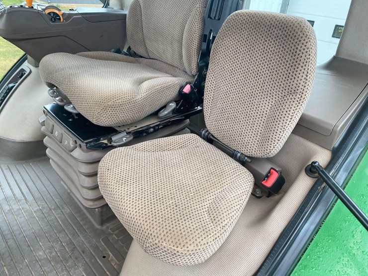 2016-john-deere-8245r-image-31