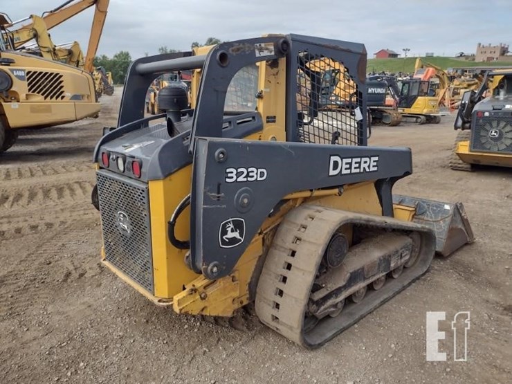 deere-323d-image-39