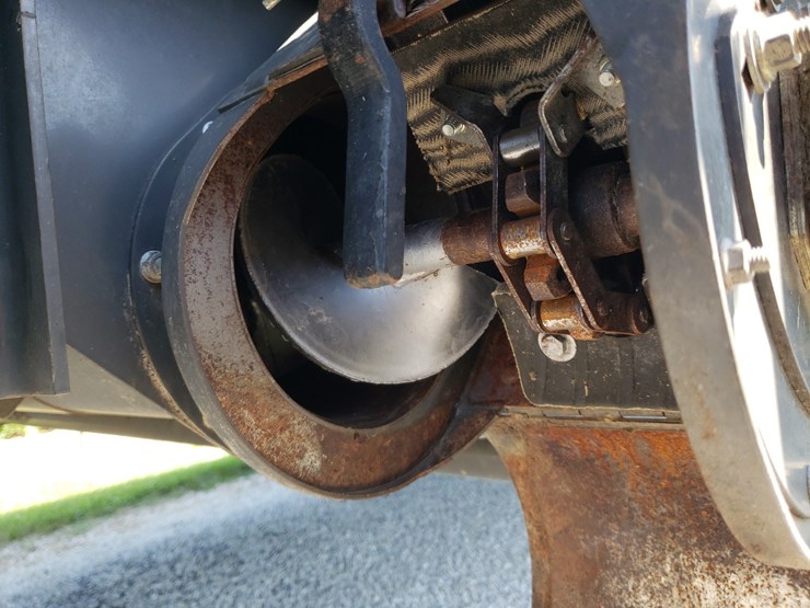 2015-massey-ferguson-9545-image-15