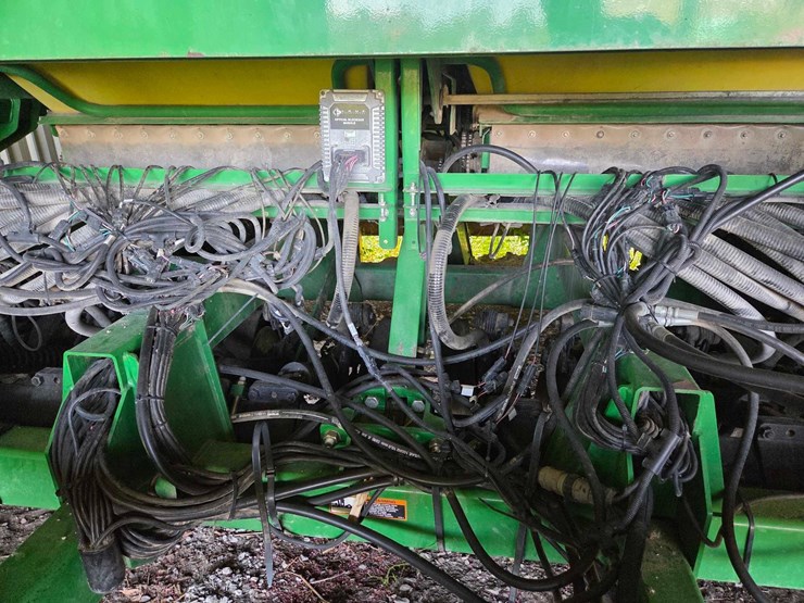 40'-jd-1990-air-seeder-image-24
