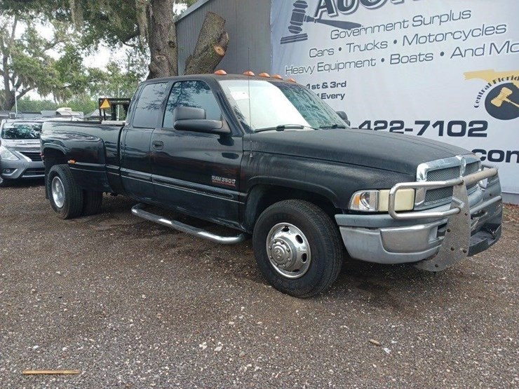 2001-dodge-ram-3500-image-2