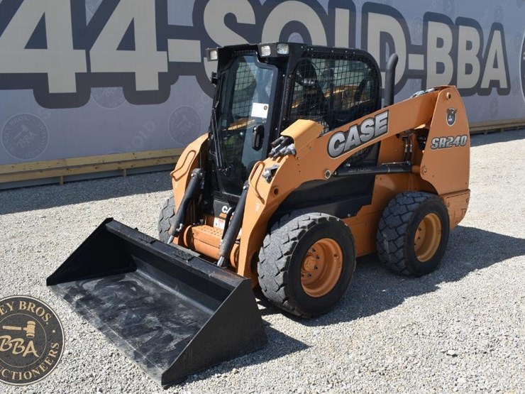 2016-case-sr240-image-1