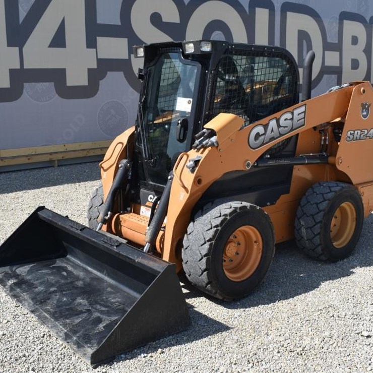 2016 CASE SR240