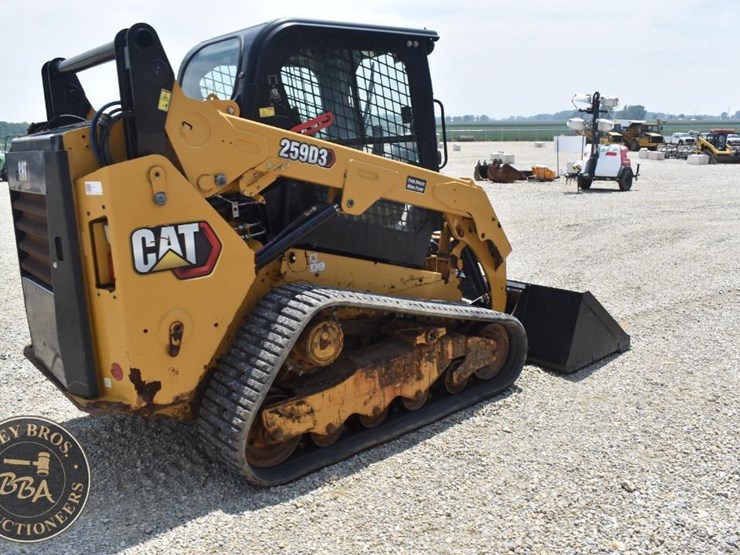 2021-caterpillar-262d3-image-11