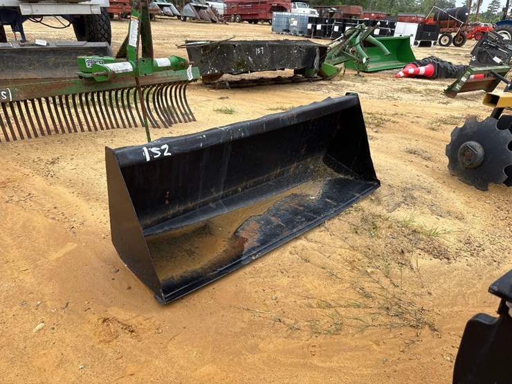152---5'-bucket-for-tractor-image-1