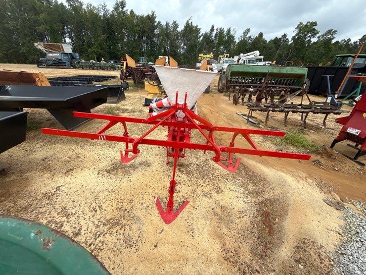 111---tp---46-single-row-planter-image-6