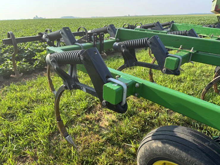 john-deere-714-image-6