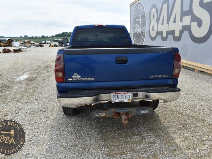 2003-chevrolet-silverado-2500-image-7