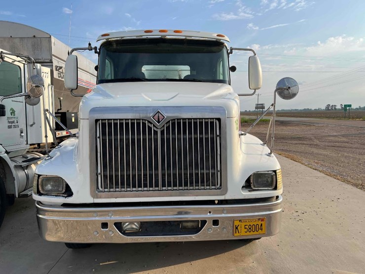 2002-international-9200i-image-3