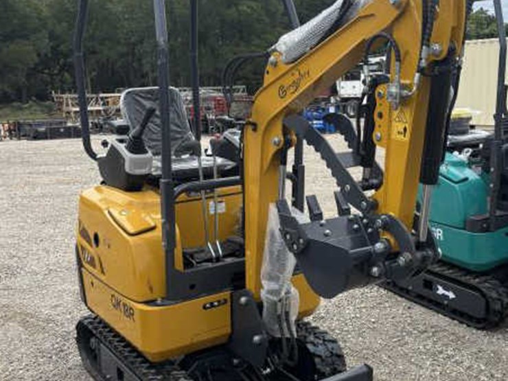#107-•-cfg-industrial-mini-excavator-w/-hydraulic-thumb-image-2
