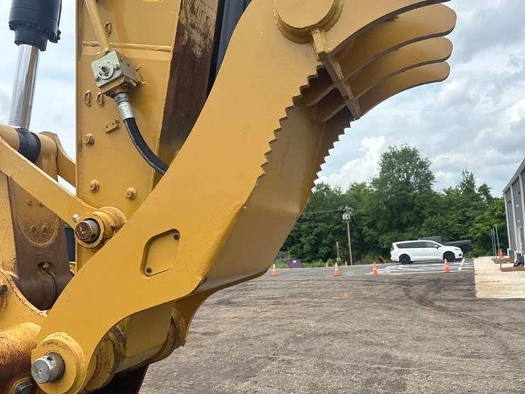 2021-caterpillar-320gc-image-11