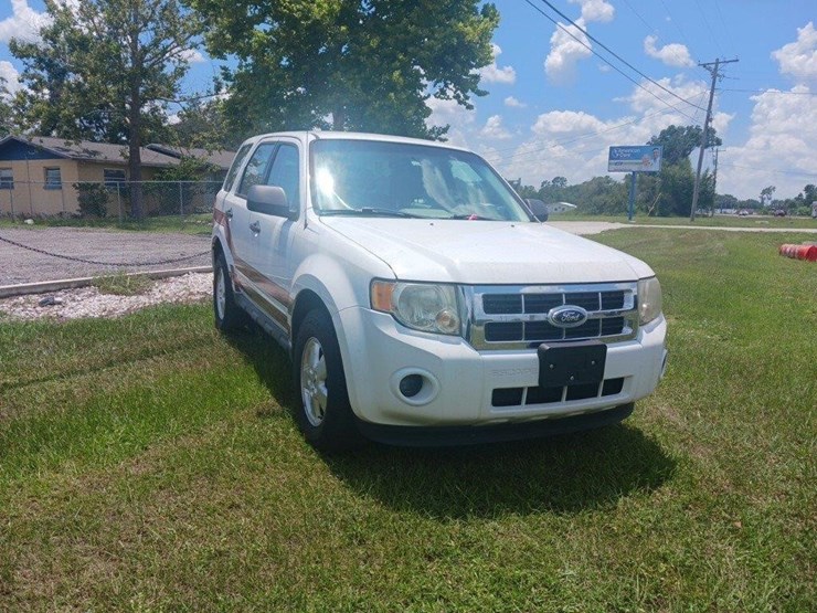 2012-ford-escape-image-2