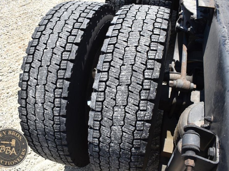 2011-kenworth-t660-image-44