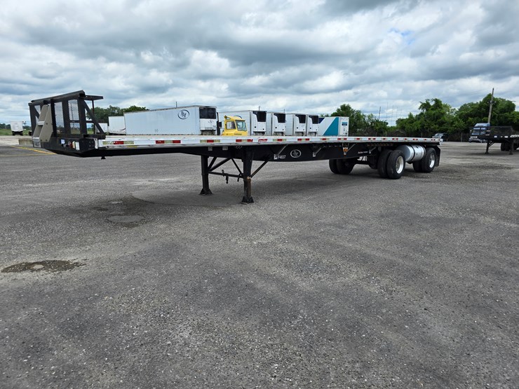 2015-great-dane-48'-x-102"-image-4