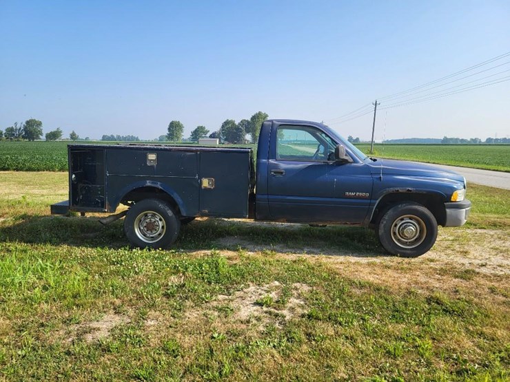 2002-dodge-2500-image-2