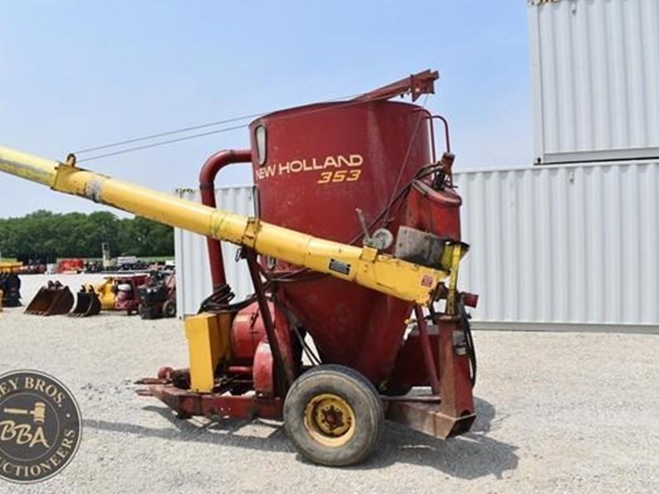 new-holland-353-image-6