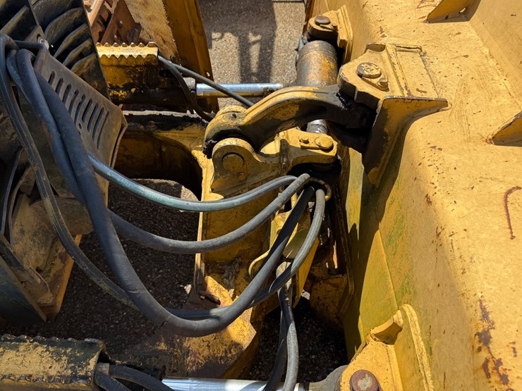 deere-650h-image-24