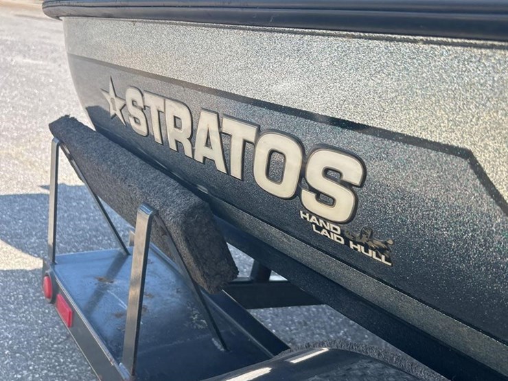 2000-stratos-273-vindicator-17ft-bass-boat-w/ez-lo-image-31