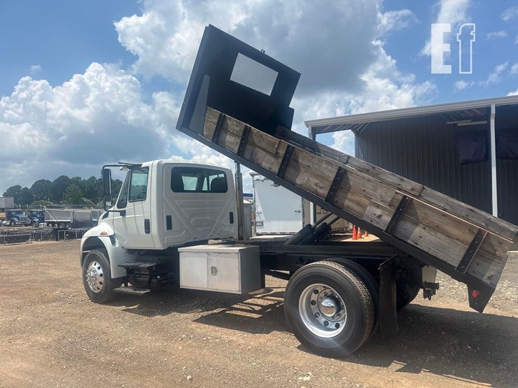 2015-international-durastar-4400-image-5