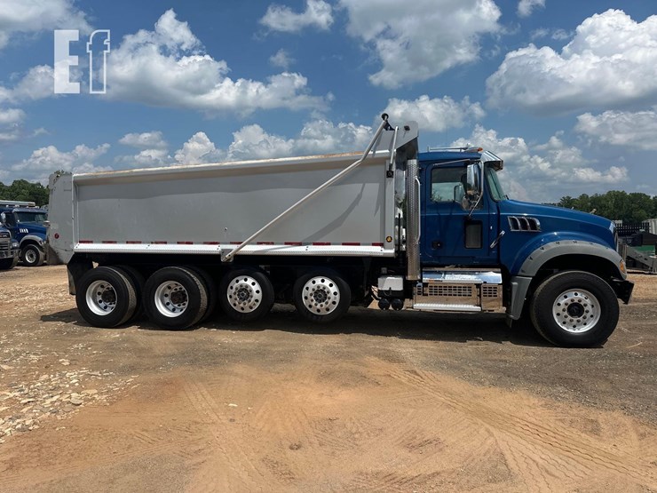2021-mack-granite-64fr-image-4