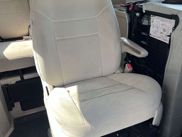 2012-dodge-grand-caravan-image-15