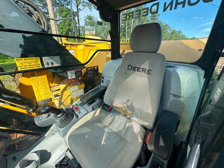 2018-deere-245g-lc-image-52
