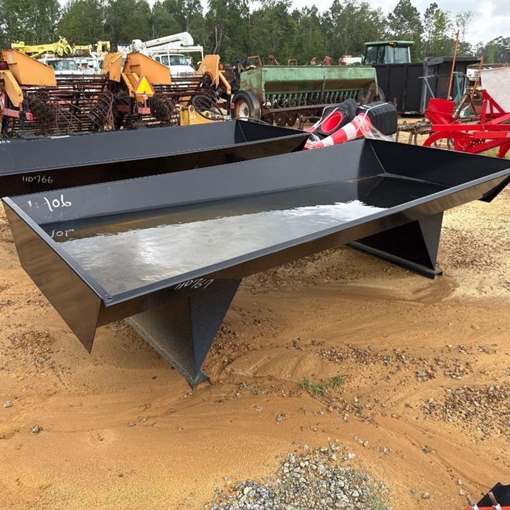 106 - METAL FEED BUNK 4' X 9'