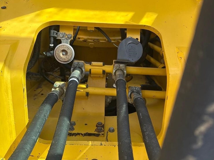 2020-komatsu-pc360-lc-11-image-16