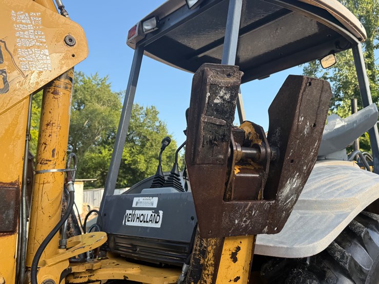 new-holland-555e-image-14