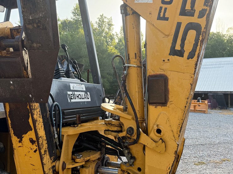 new-holland-555e-image-17