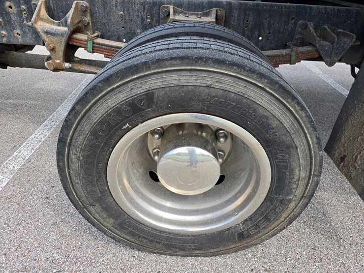 2004-ford-f650-image-131