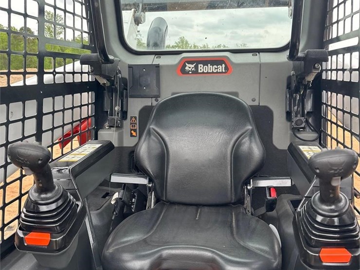2021-bobcat-t76-image-11