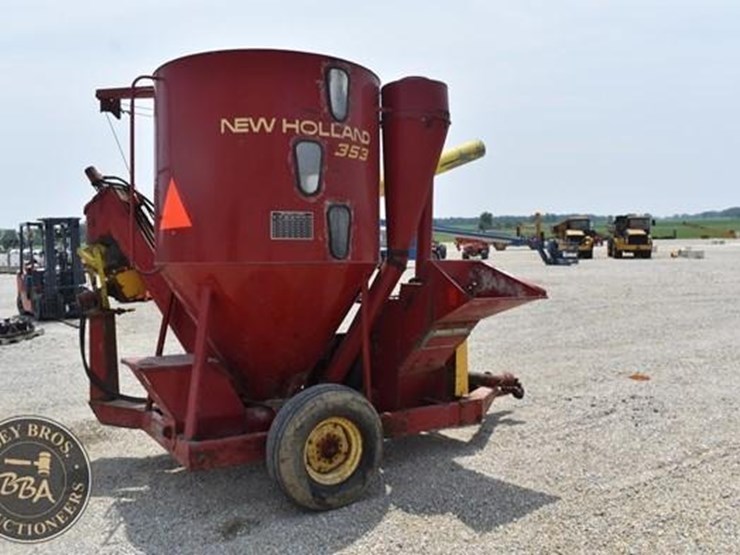 new-holland-353-image-17