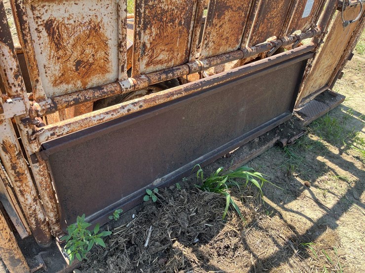 for-most-cattle-chute-image-17