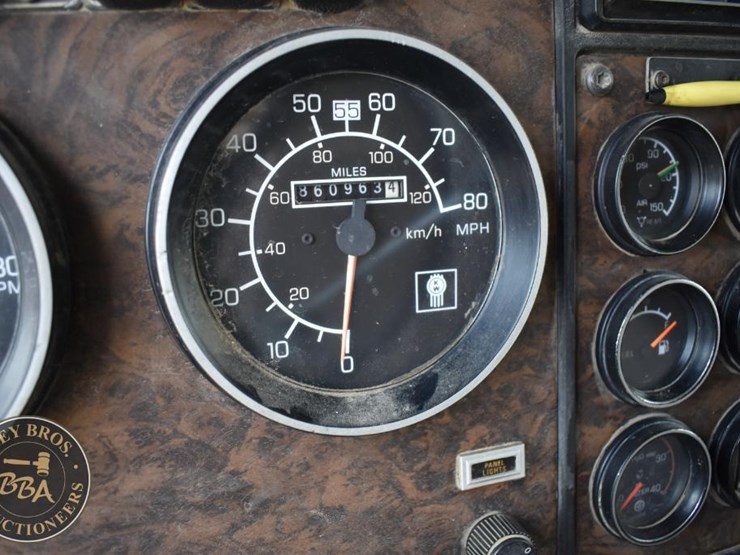 1990-kenworth-t800-image-16