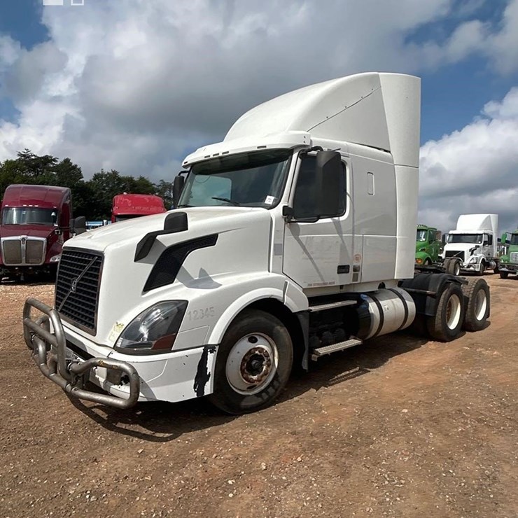 2016 VOLVO VNL64T630