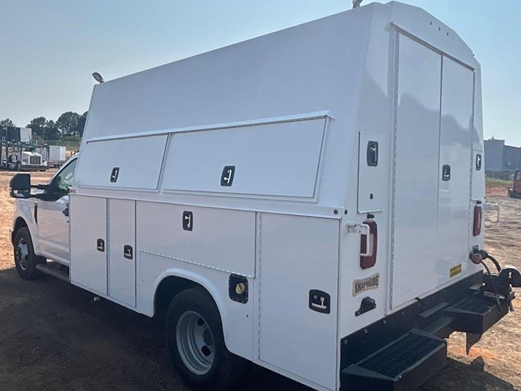 2020-ford-f350-xl-image-4