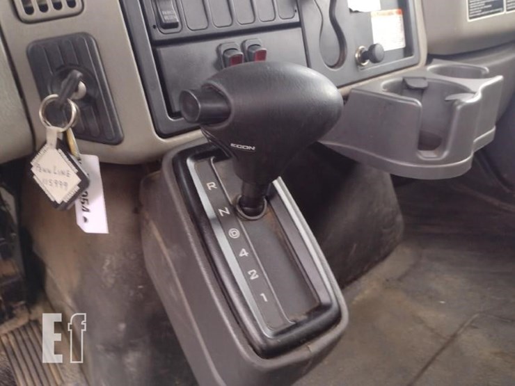 2017-international-durastar-4300-image-12