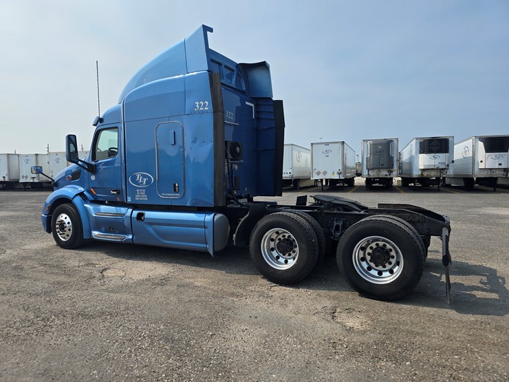 2019-peterbilt-579-image-14