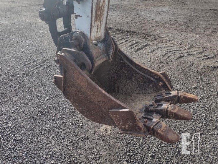 2003-bobcat-b100-image-27