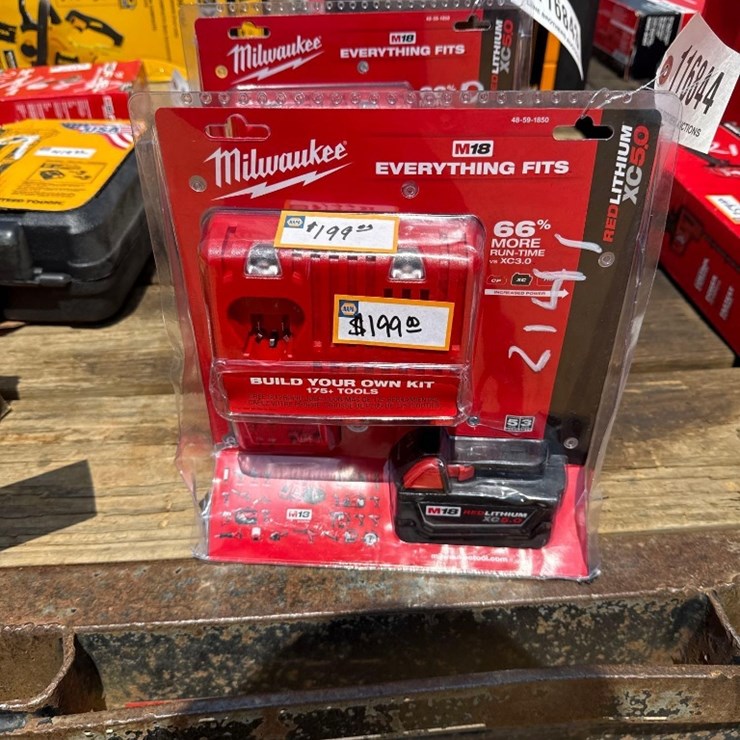 2141 - MILWAUKEE M18 CHARGER & BATTERY