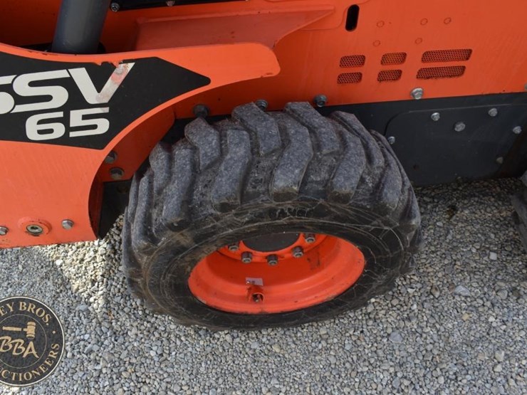 2020-kubota-ssv65-image-33