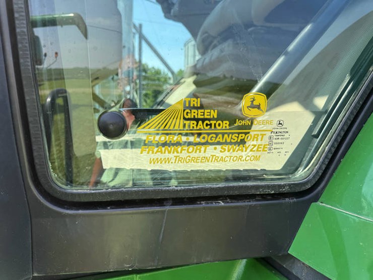2014-john-deere-8270r-image-31