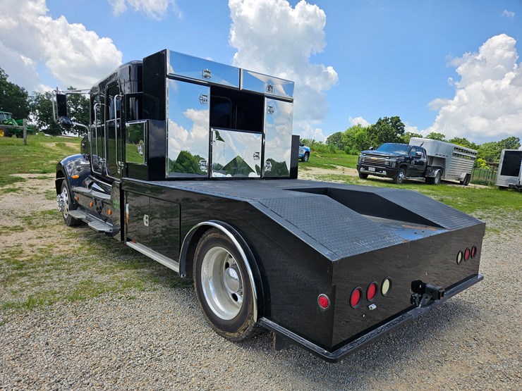 2007-peterbilt-335-image-14
