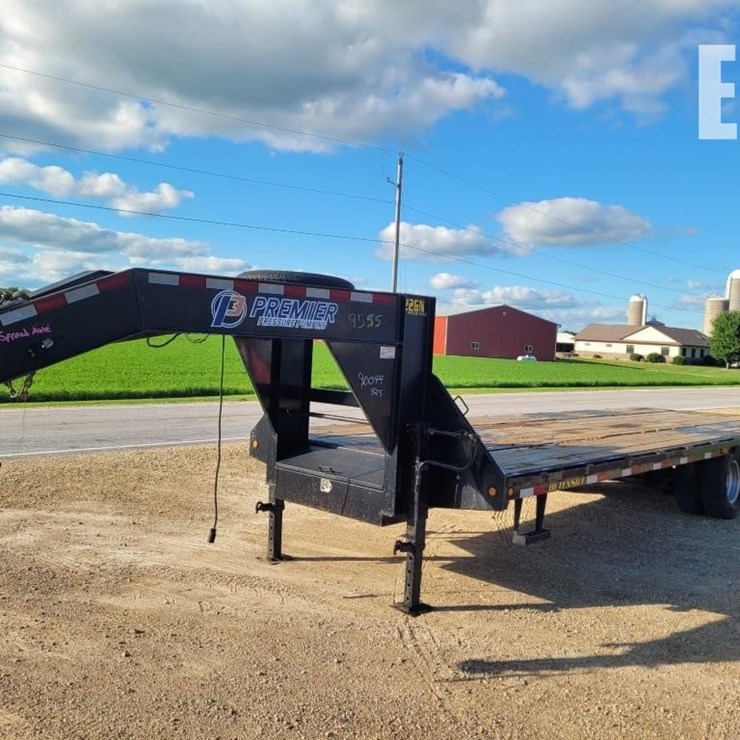 2014 BIG TEX 24 FOOT GOOSENECK TRAILER