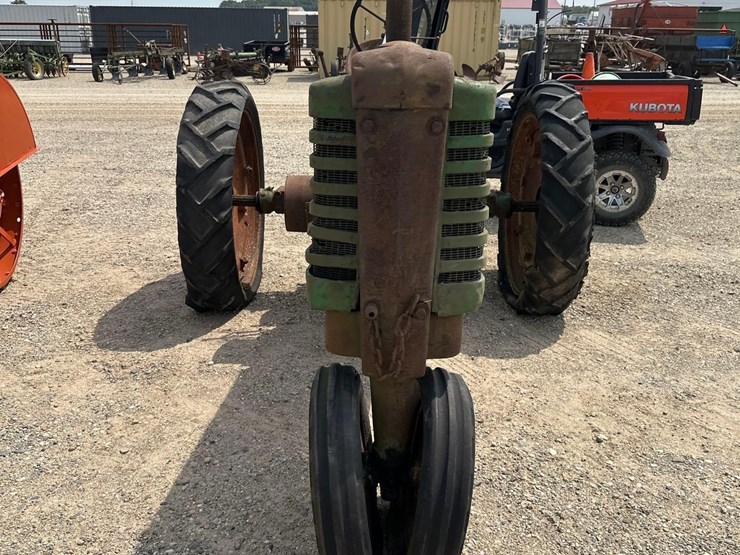 john-deere-b-image-2