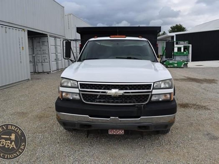 2005-chevrolet-3500-image-7
